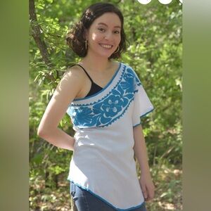 Mayan Expressions Embroidered Top- worn once